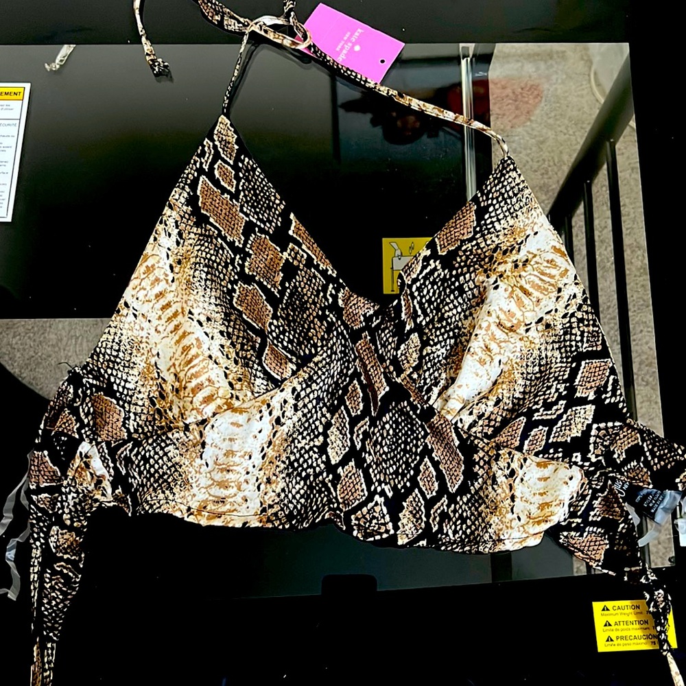 Cute Snake print tank top with open back